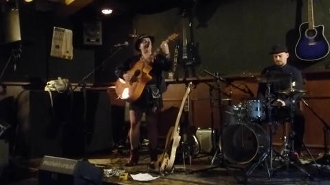Bex Marshall Band (Bex Marshall, Nigel Ball, Alexei Gittens).